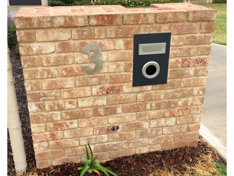 3 Gower Hardy Circuit, Cowra NSW 2794