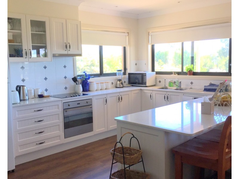 3 Gower Hardy Circuit, Cowra NSW 2794