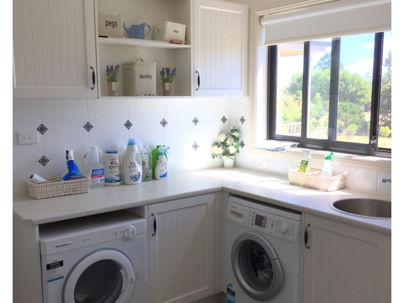 3 Gower Hardy Circuit, Cowra NSW 2794