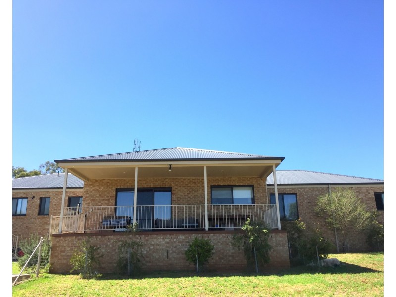 3 Gower Hardy Circuit, Cowra NSW 2794