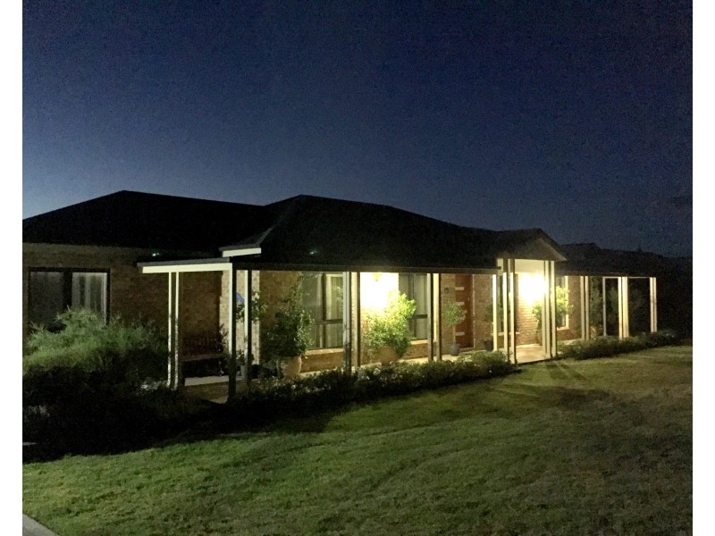 3 Gower Hardy Circuit, Cowra NSW 2794