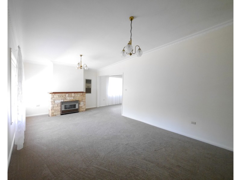 49 Newcombe Street, Cowra NSW 2794