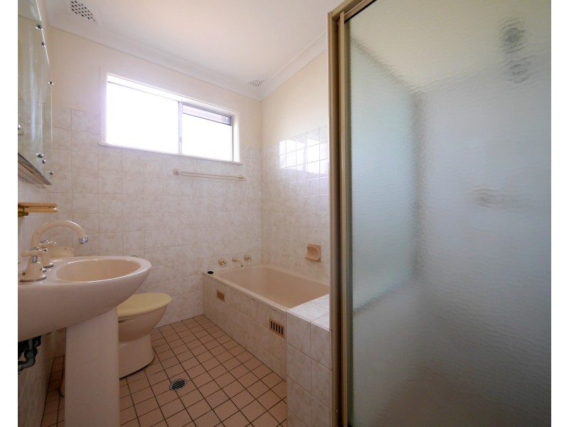 49 Newcombe Street, Cowra NSW 2794