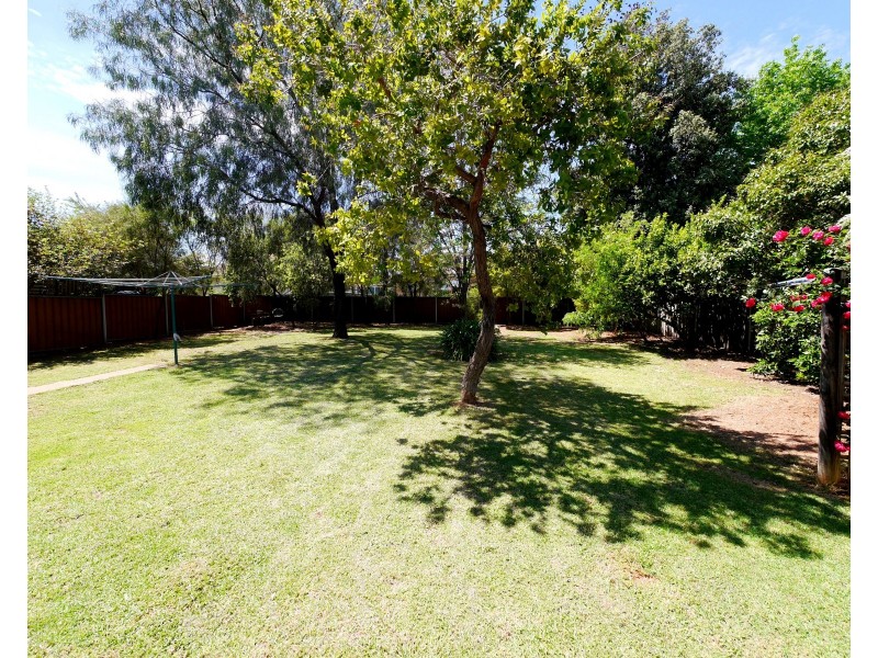 49 Newcombe Street, Cowra NSW 2794
