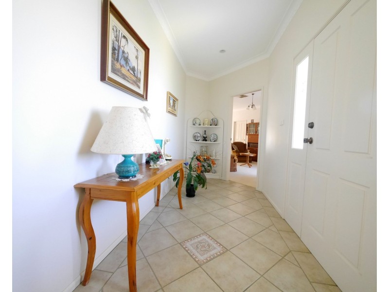 5 Banksia Close, Cowra NSW 2794