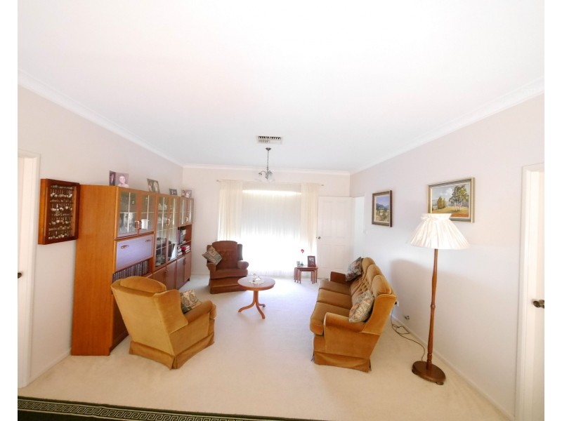 5 Banksia Close, Cowra NSW 2794