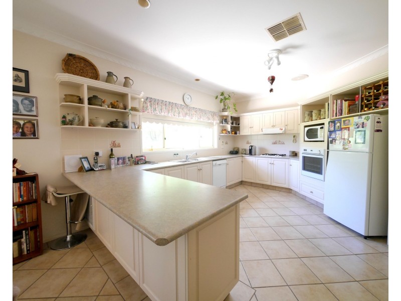 5 Banksia Close, Cowra NSW 2794
