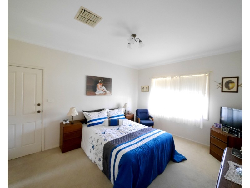 5 Banksia Close, Cowra NSW 2794