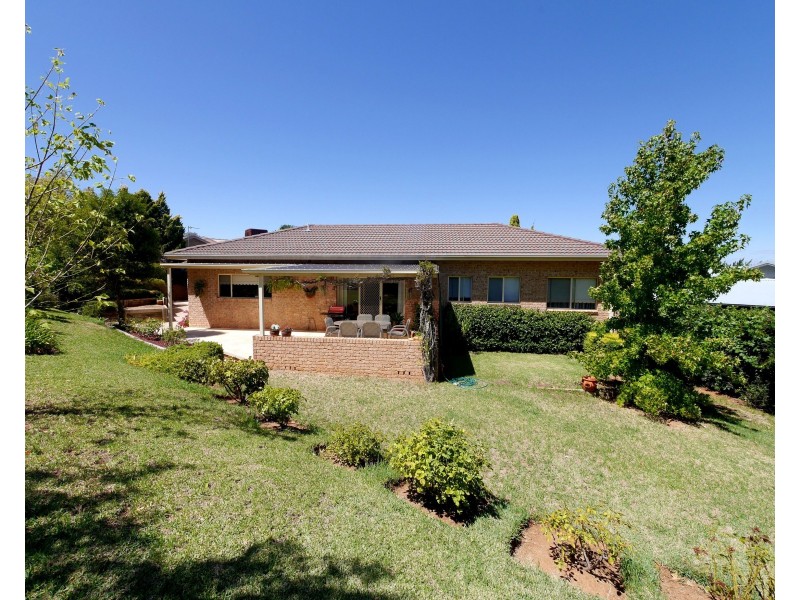 5 Banksia Close, Cowra NSW 2794