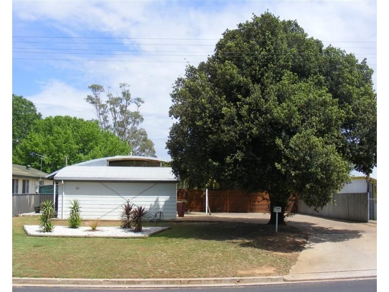 18 Cooyal Street, Cowra NSW 2794