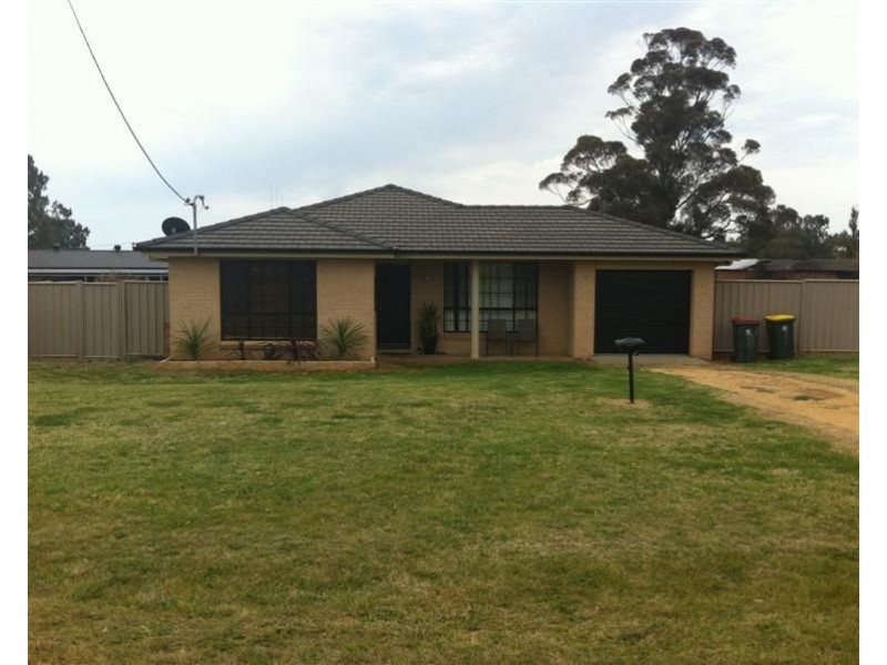 19 Preston Street, Canowindra NSW 2804