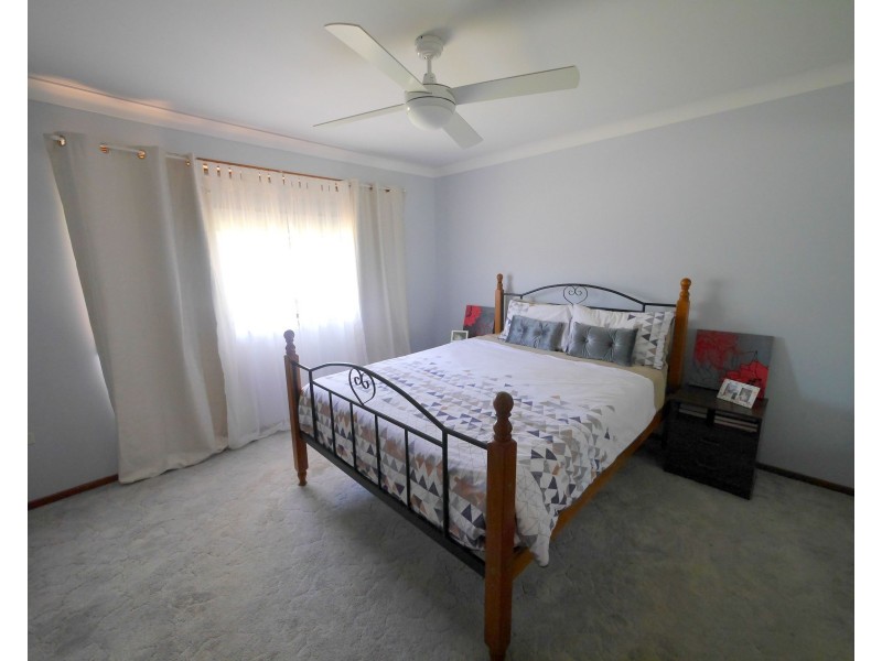 17 Nambucca Circuit, Cowra NSW 2794