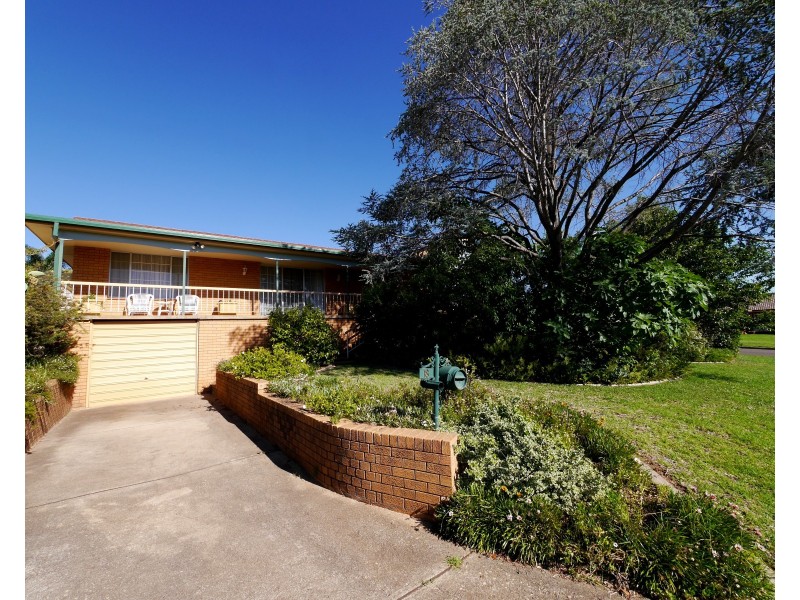 18 Yaldara Crescent, Cowra NSW 2794