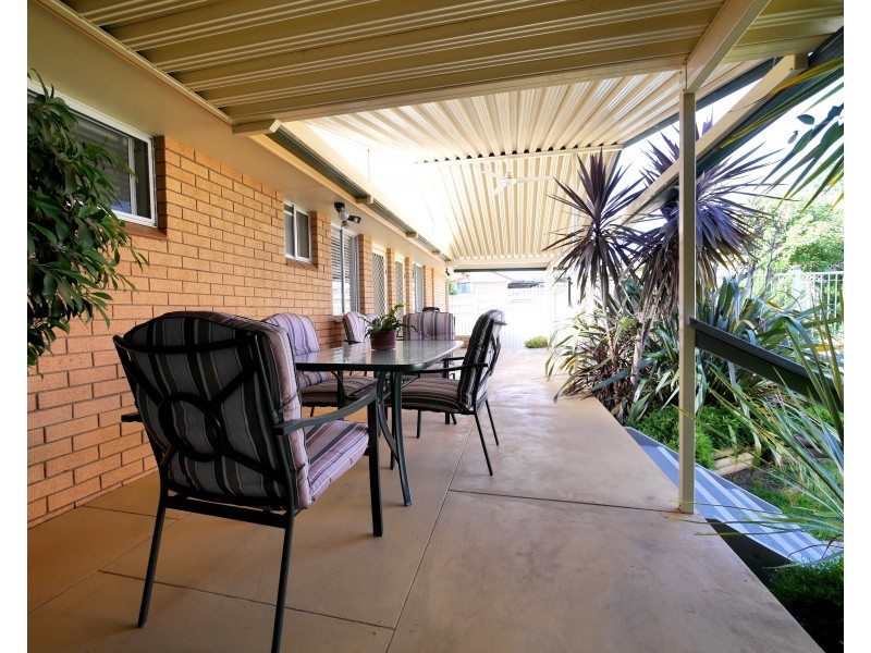 18 Yaldara Crescent, Cowra NSW 2794
