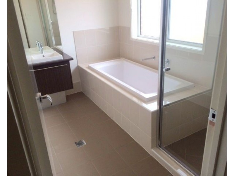 2 Burgundy Street, Cowra NSW 2794