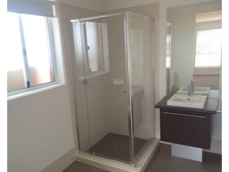 2 Burgundy Street, Cowra NSW 2794