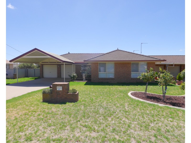 67 Lyall Street, Cowra NSW 2794