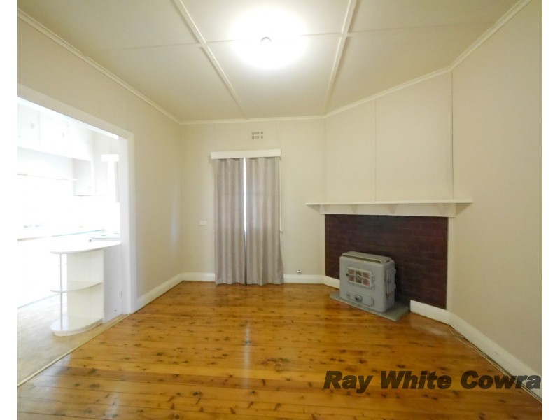 9 Nelson Street, Cowra NSW 2794