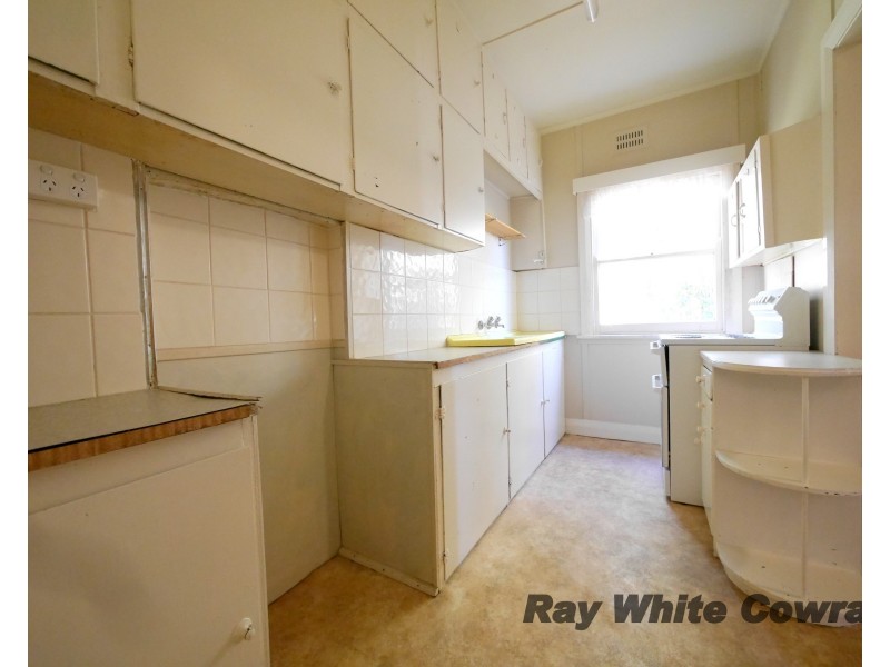 9 Nelson Street, Cowra NSW 2794