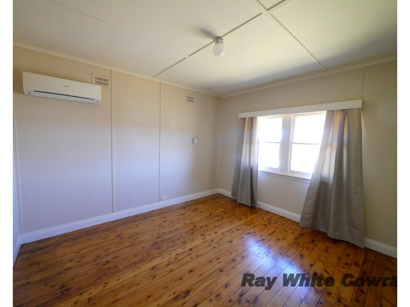 9 Nelson Street, Cowra NSW 2794