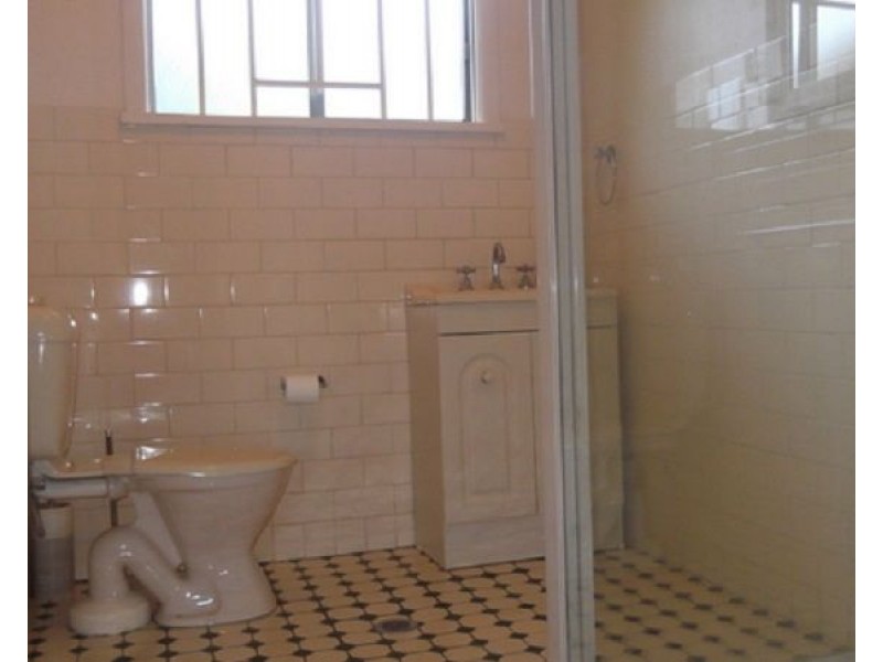 22 Liverpool Street, Cowra NSW 2794