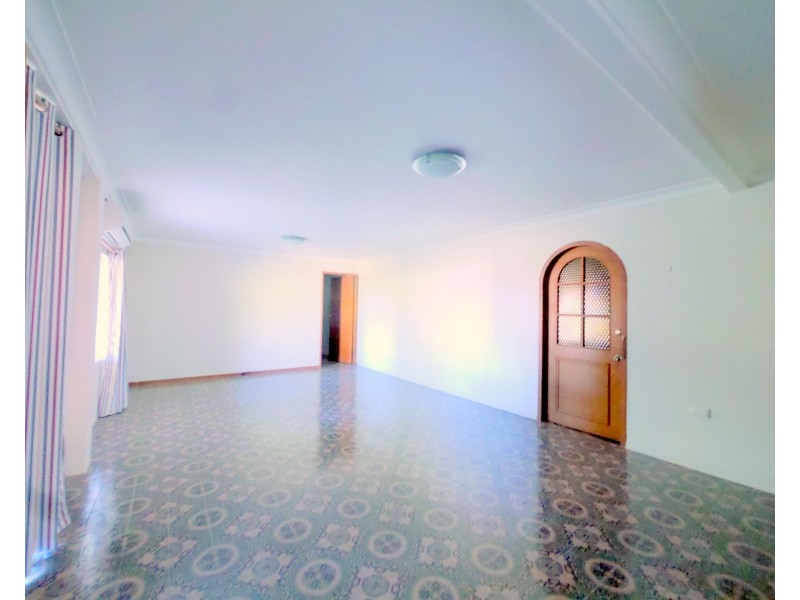 11A Kanangra Street, Cowra NSW 2794