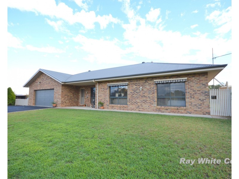 50 Dawson Drive, Cowra NSW 2794