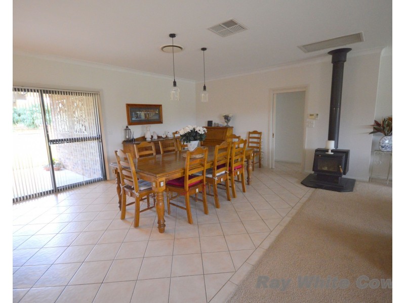 50 Dawson Drive, Cowra NSW 2794