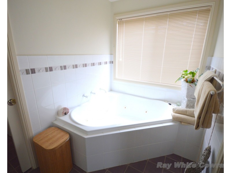 50 Dawson Drive, Cowra NSW 2794