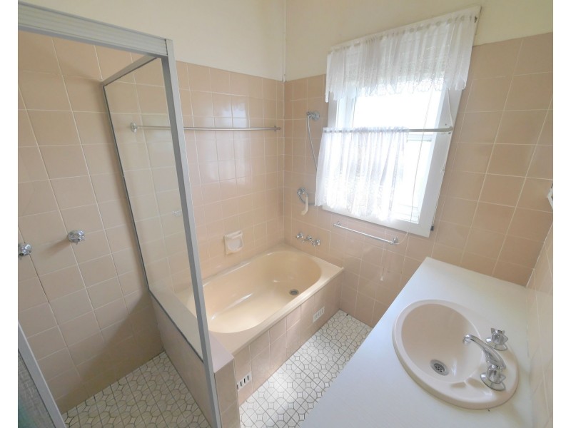 51 Redfern Street, Cowra NSW 2794