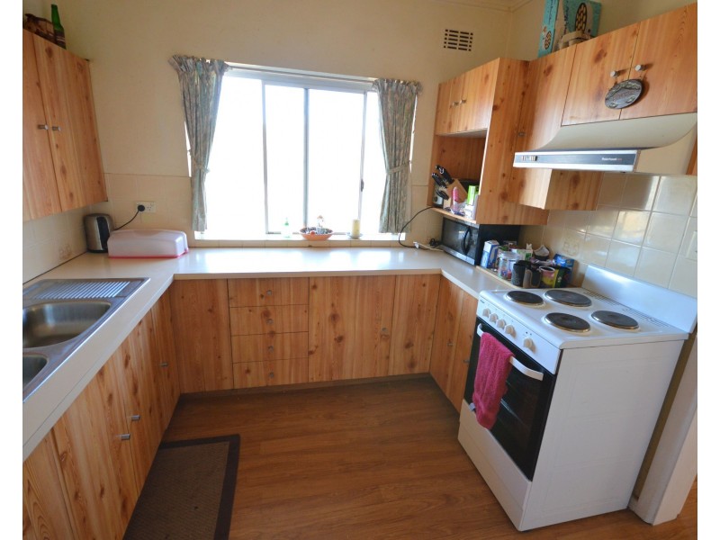 27 Courallie Street, Cowra NSW 2794