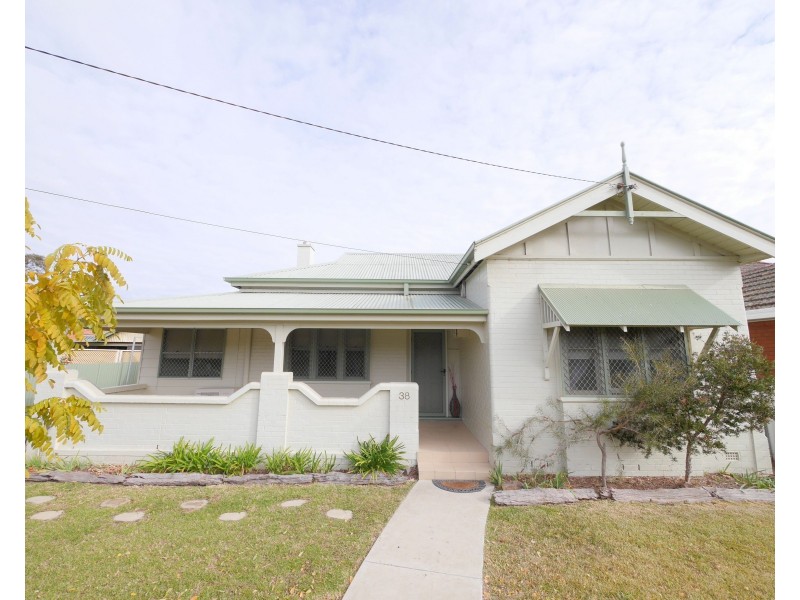 38 Fitzroy Avenue, Cowra NSW 2794