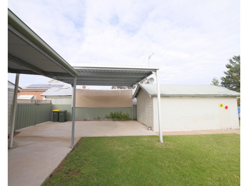 38 Fitzroy Avenue, Cowra NSW 2794