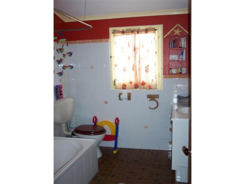 31 Parkes Street, Cowra NSW 2794