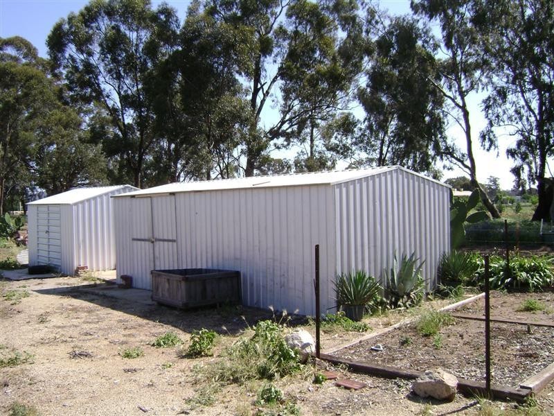 42 East Street, Gooloogong NSW 2805