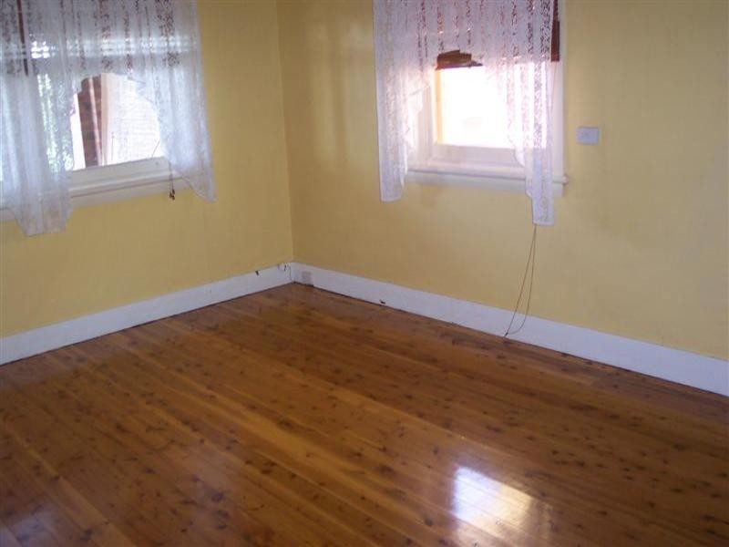 16 Bartlett Avenue, Cowra NSW 2794