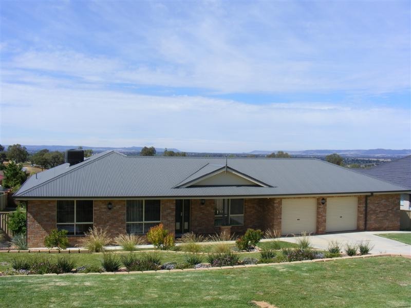 30 Acacia Circuit, Cowra NSW 2794