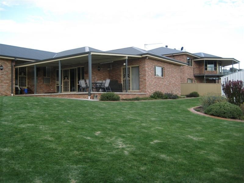 30 Acacia Circuit, Cowra NSW 2794