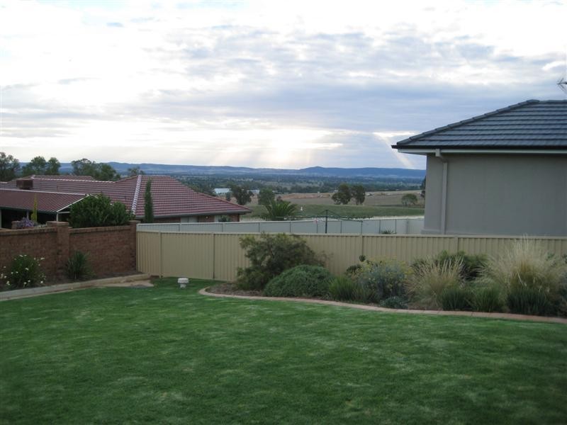 30 Acacia Circuit, Cowra NSW 2794