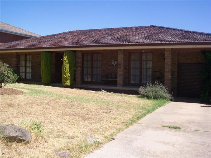 47 Evans Street, Cowra NSW 2794