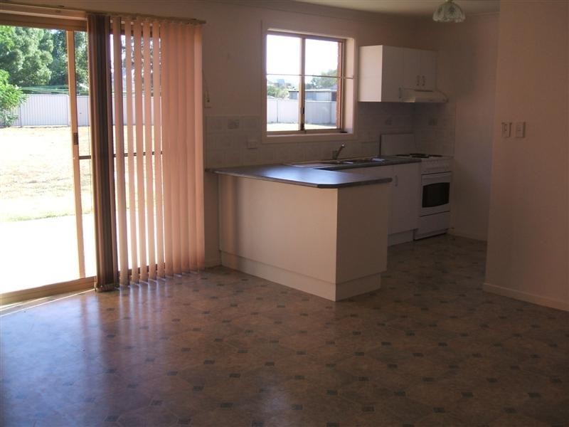 4 Radnor Street, Cowra NSW 2794