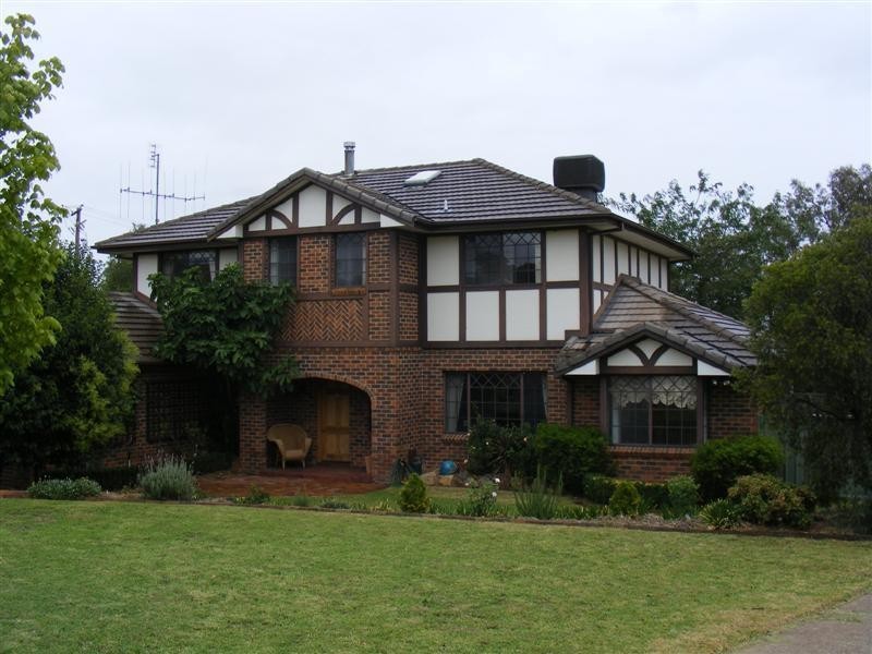 9 Appian Way, Cowra NSW 2794