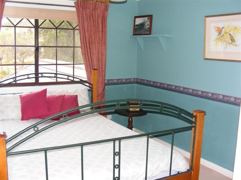 9 Appian Way, Cowra NSW 2794