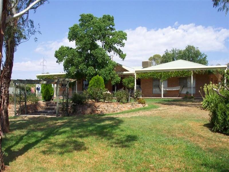 25 Dawson Drive, Cowra NSW 2794