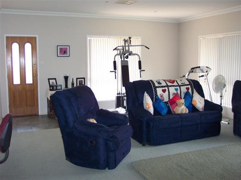 25 Dawson Drive, Cowra NSW 2794