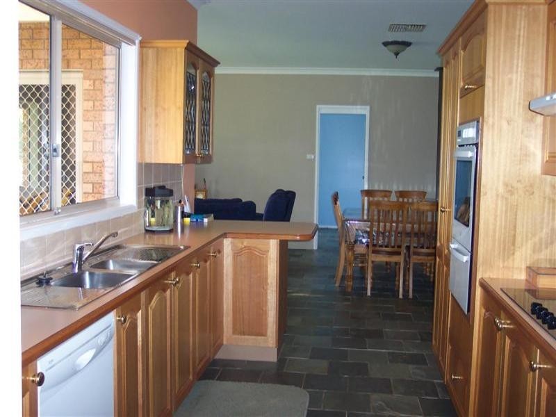 25 Dawson Drive, Cowra NSW 2794