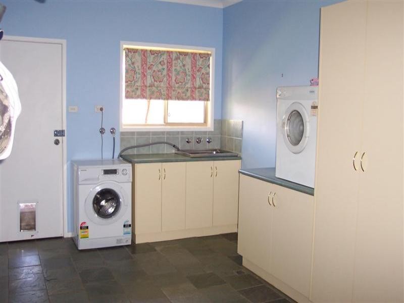 25 Dawson Drive, Cowra NSW 2794