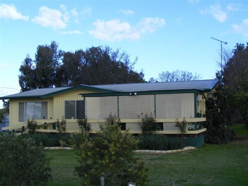 23 Waratah Street, Cowra NSW 2794