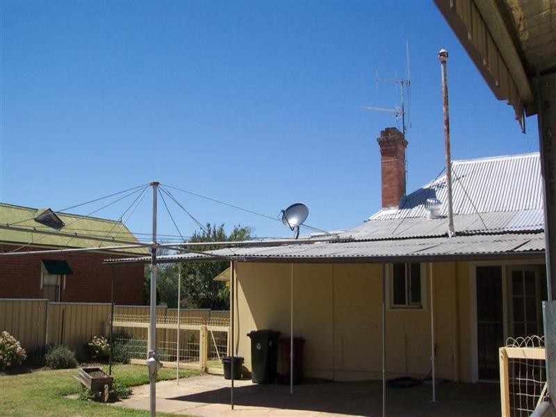 28 Parkes Street, Cowra NSW 2794
