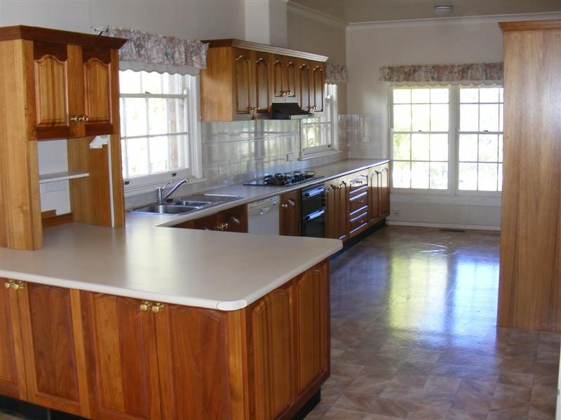 11 Binni Creek Road, Cowra NSW 2794